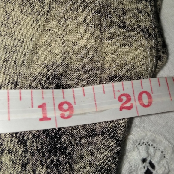 SKINNIE MINNIE Embellished Star Ruched Tee - Picture 15 of 15